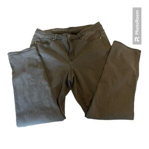 Talbots Plus Size 16W High Waist Straight-Leg Jean in Grey Pre-loved